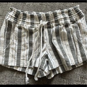 Oceanside Roxy Brand Linen Short